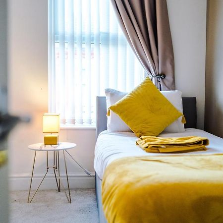 Finchley House Lovely House In Anfield, 2 Minutes Walk From The Stadium, Parking And Wifi Villa Liverpool Exterior photo