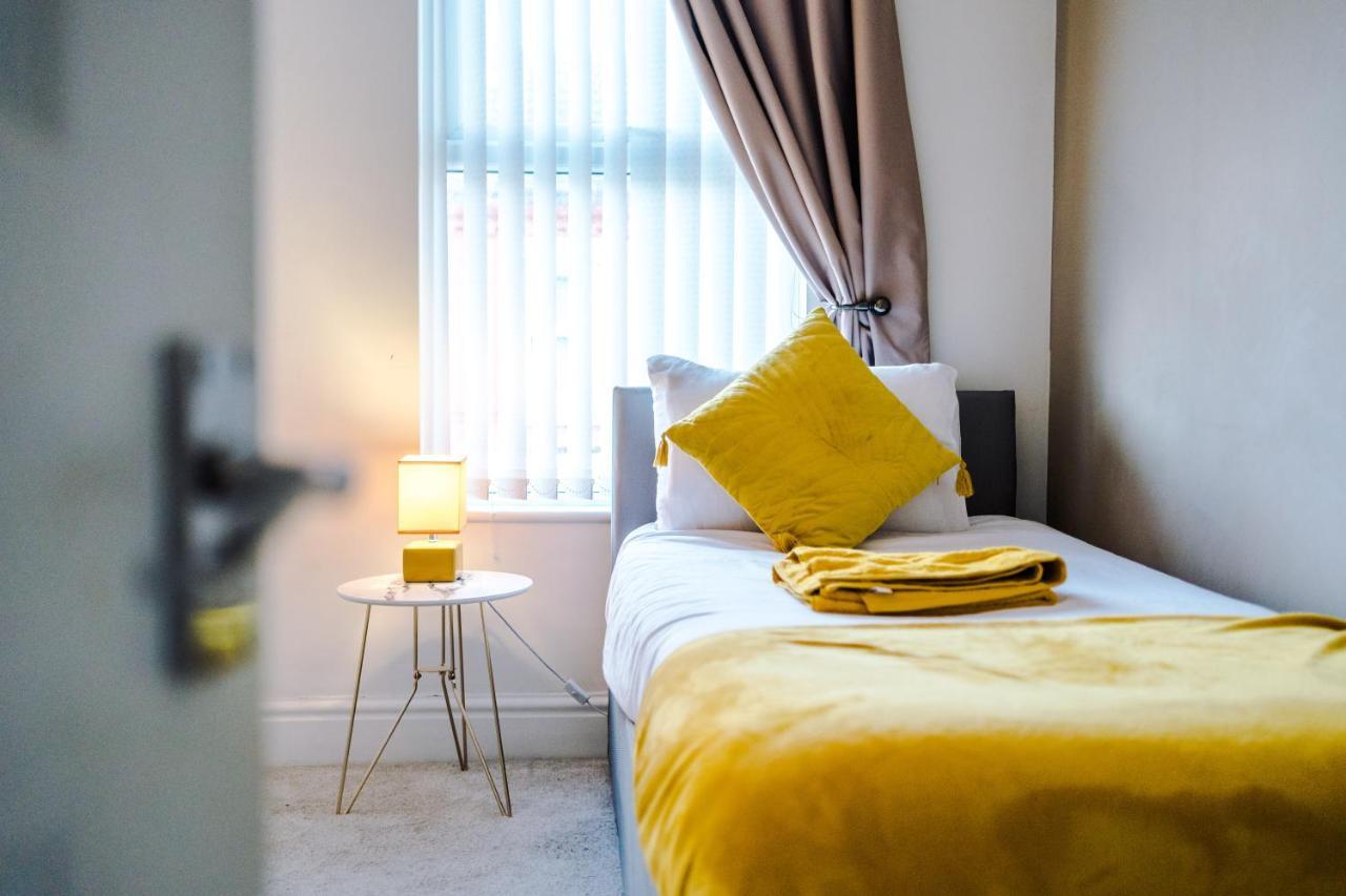 Finchley House Lovely House In Anfield, 2 Minutes Walk From The Stadium, Parking And Wifi Villa Liverpool Exterior photo